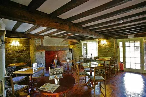 هتل The Three Cocks Coaching Inn