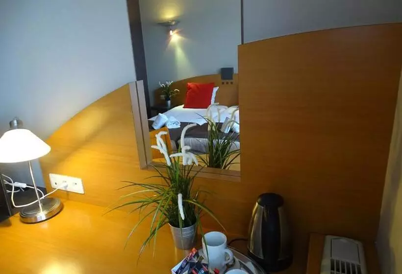 酒店 Sleep & Go Brussels Expo