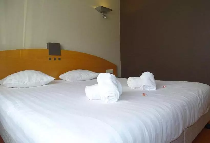 酒店 Sleep & Go Brussels Expo