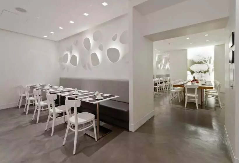 בית מלון כפרי White