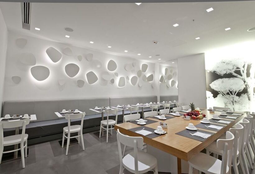 בית מלון כפרי White