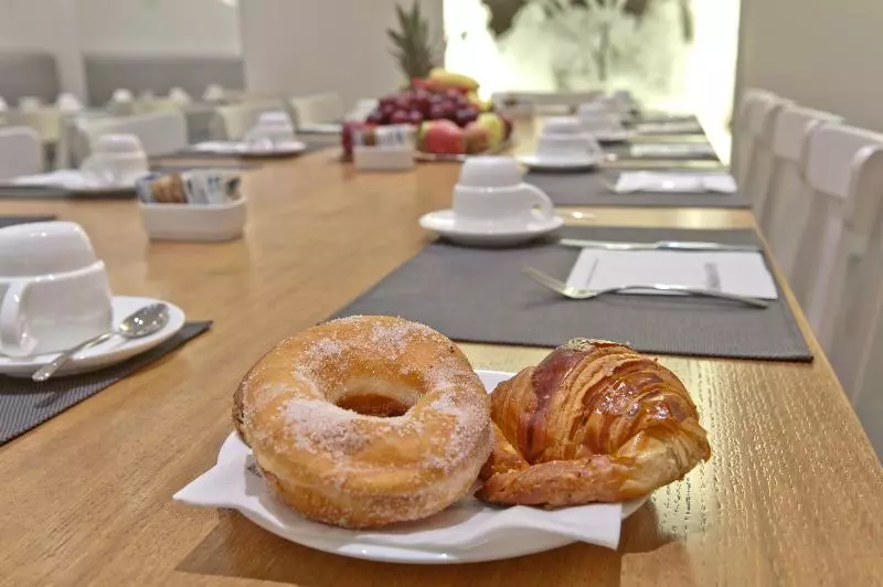 בית מלון כפרי White