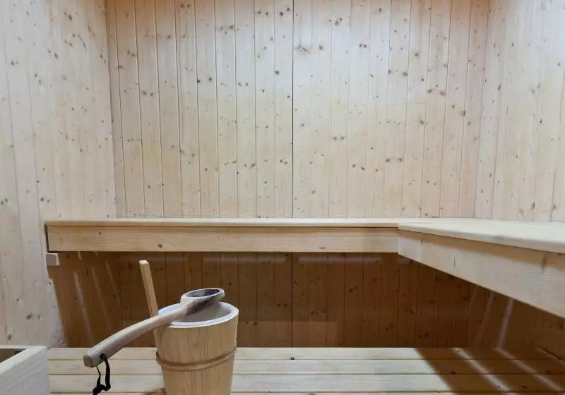 בית מלון כפרי White