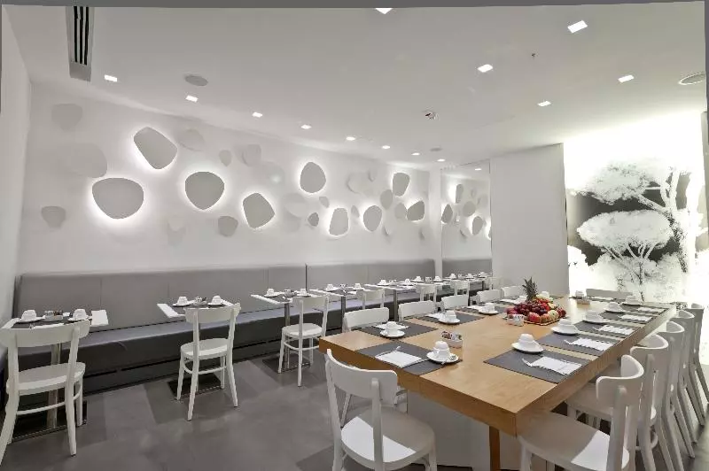 בית מלון כפרי White