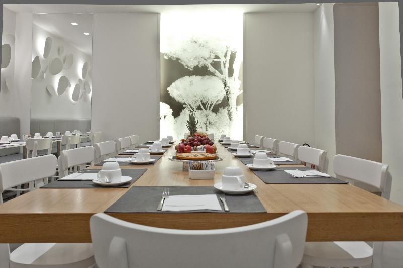 בית מלון כפרי White