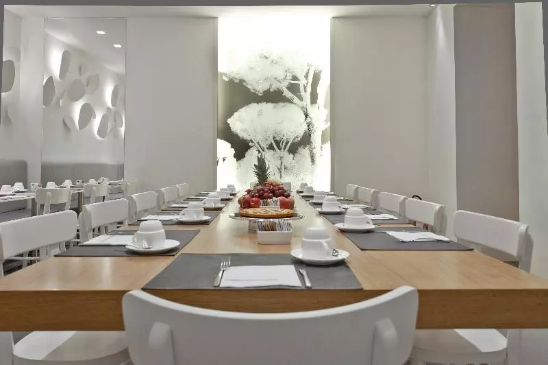 בית מלון כפרי White