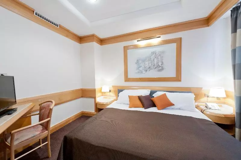 בית מלון כפרי White