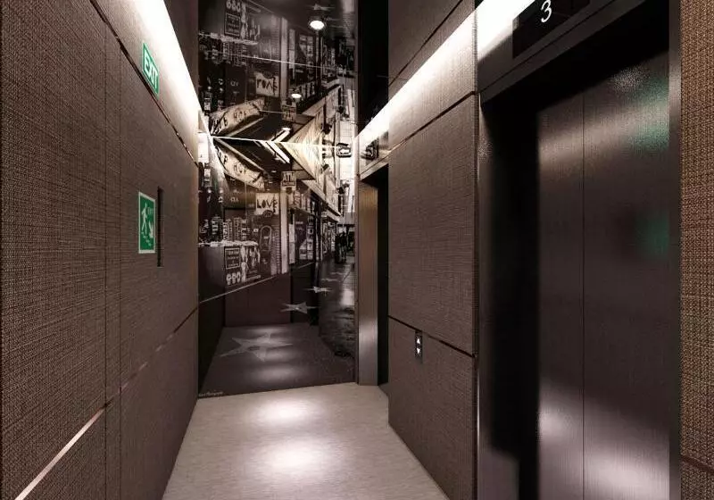 Hotelli 81 Premier Hollywood