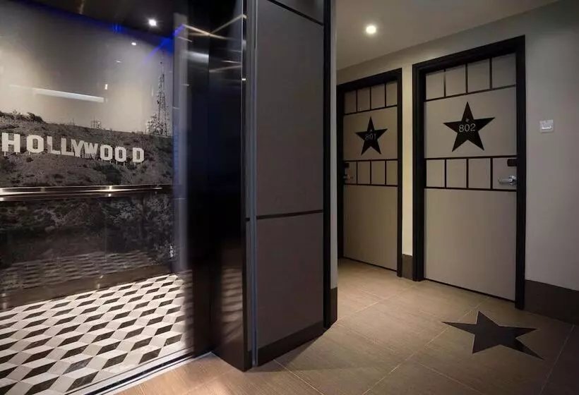 Hotelli 81 Premier Hollywood