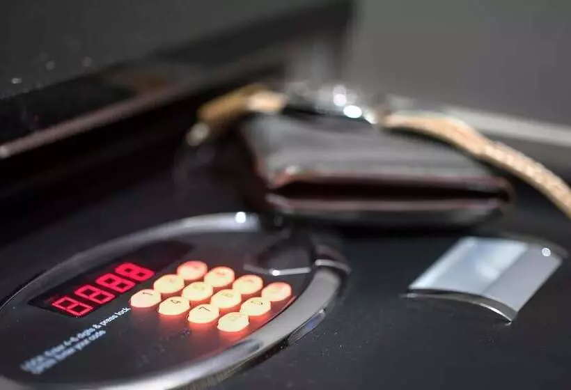 Hotelli 81 Premier Hollywood