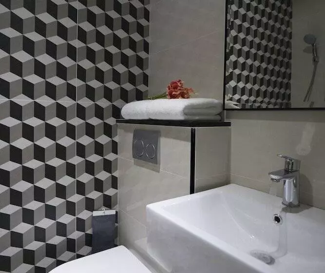 Hotelli 81 Premier Hollywood