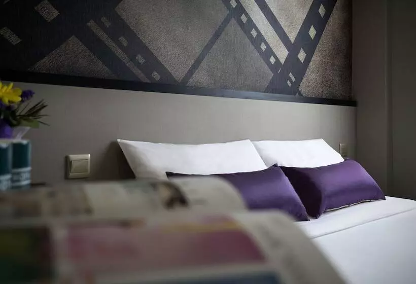 Hotelli 81 Premier Hollywood