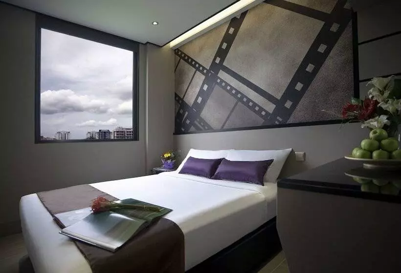 Hotelli 81 Premier Hollywood