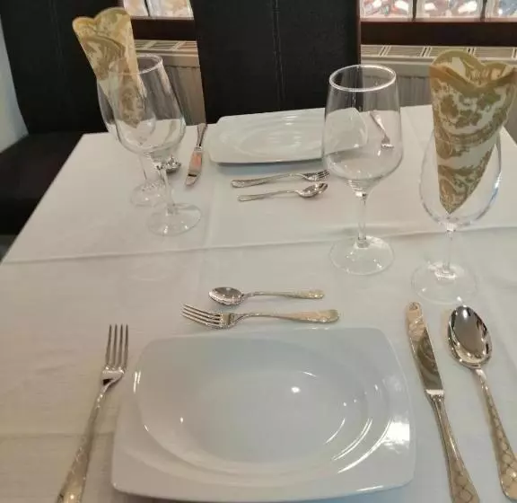 هتل Horváth Fogadó Panzió