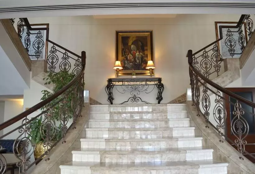 ホテル Sheraton Khalidiya