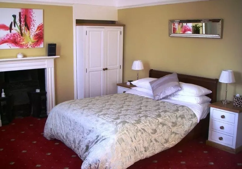 Отель Knavesmire Manor