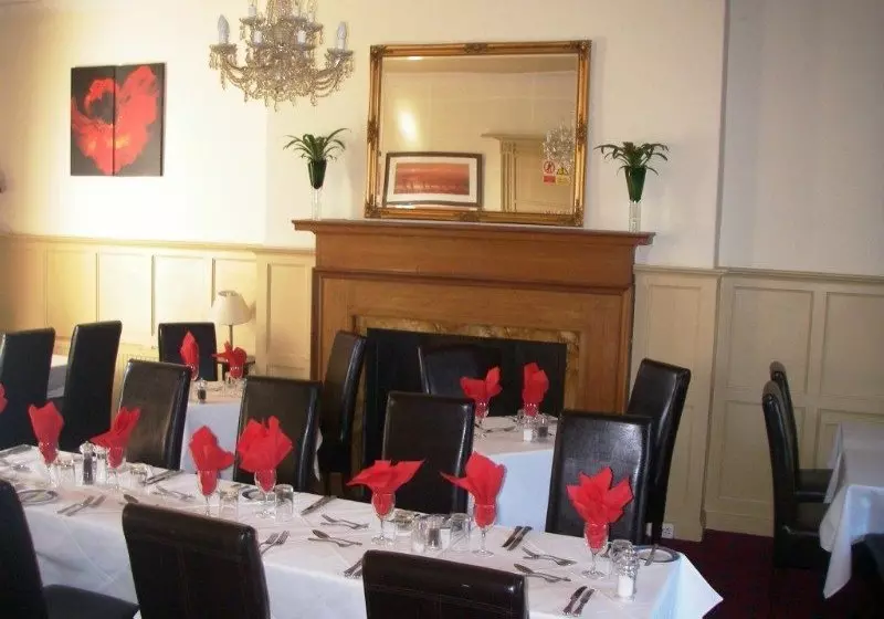 Отель Knavesmire Manor