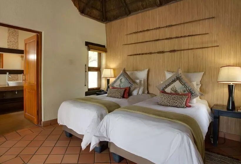 Отель Madikwe River Lodge