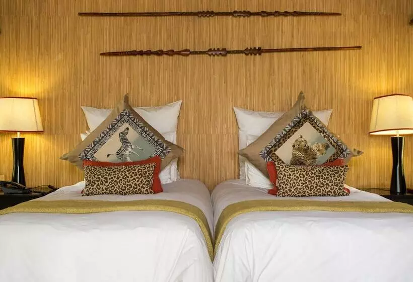 Отель Madikwe River Lodge