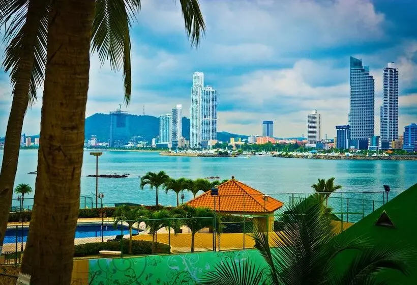 Отель Plaza Paitilla Inn