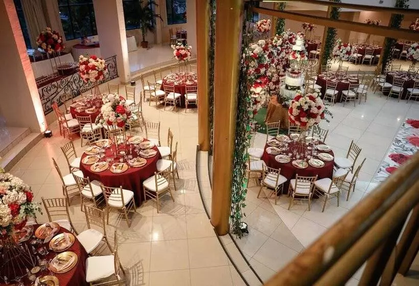 Отель Plaza Paitilla Inn