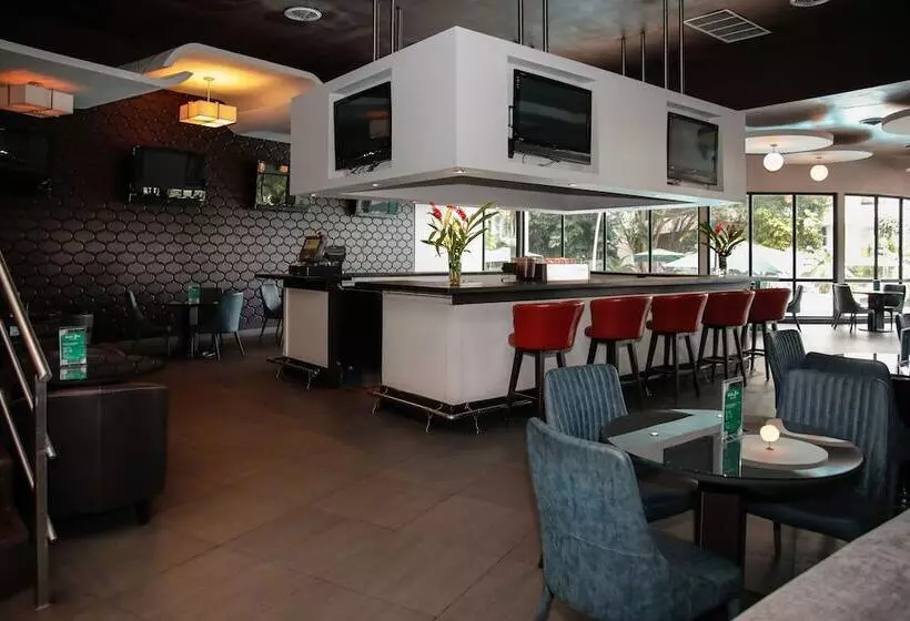 Отель Plaza Paitilla Inn