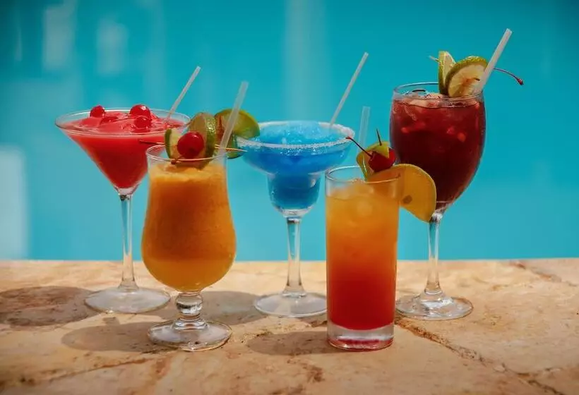 Отель Plaza Paitilla Inn