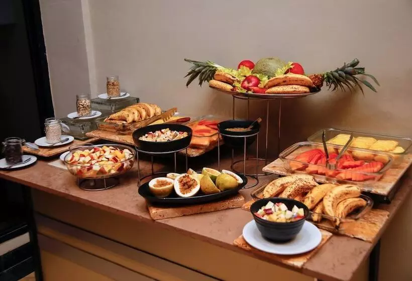 Отель Plaza Paitilla Inn