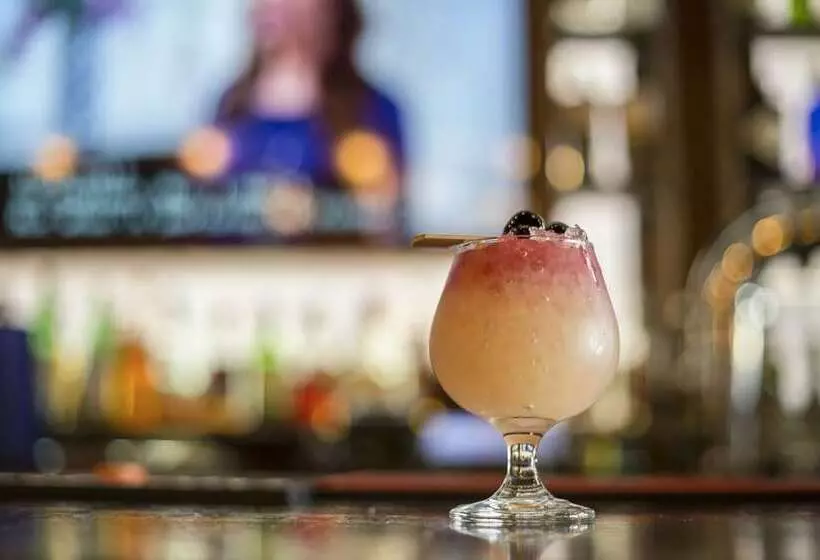 Q&c Hotel And Bar New Orleans, Autograph Collection