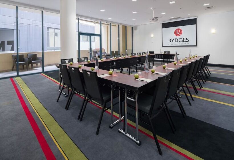 בית מלון כפרי Rydges Sydney Central