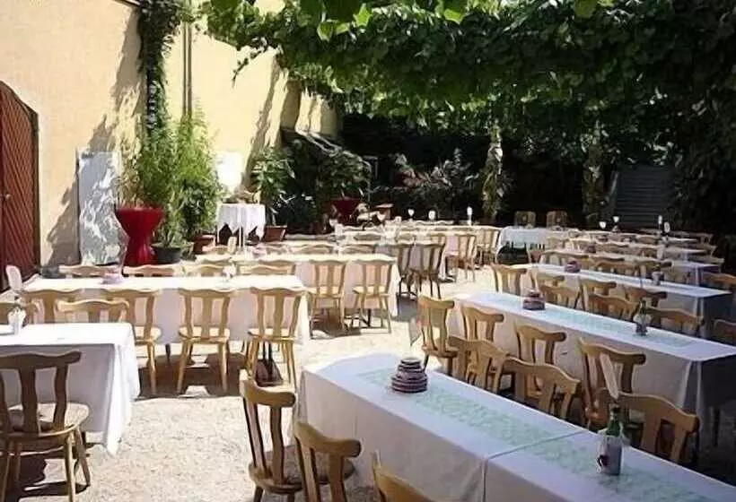 Logis Hotel Stadt Neustadt