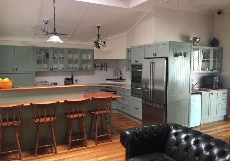 Crescent Motel Taree