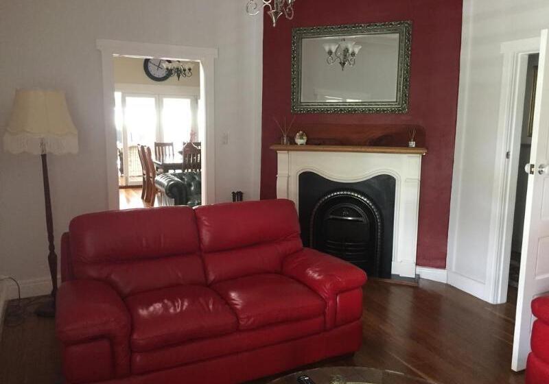 Crescent Motel Taree