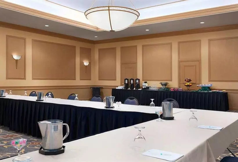 Embassy Suites Hotel Intl Airport