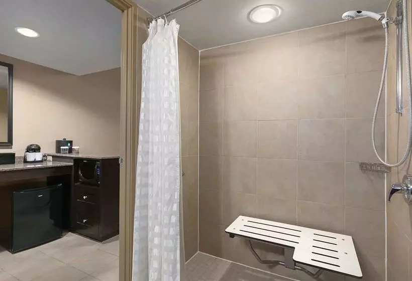 Embassy Suites Hotel Intl Airport