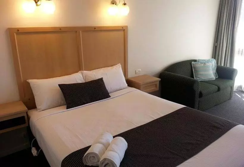 فندق Big Valley Lakeside Paradise Motor Inn