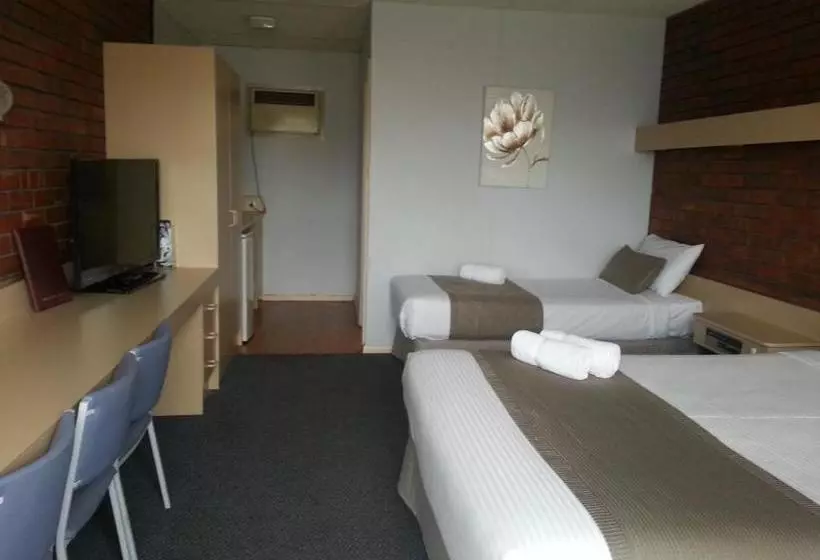 فندق Big Valley Lakeside Paradise Motor Inn