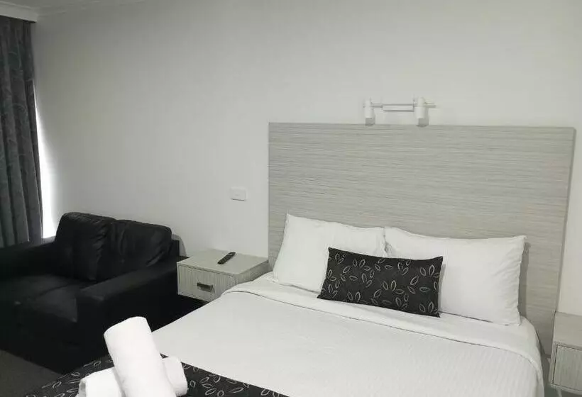 فندق Big Valley Lakeside Paradise Motor Inn