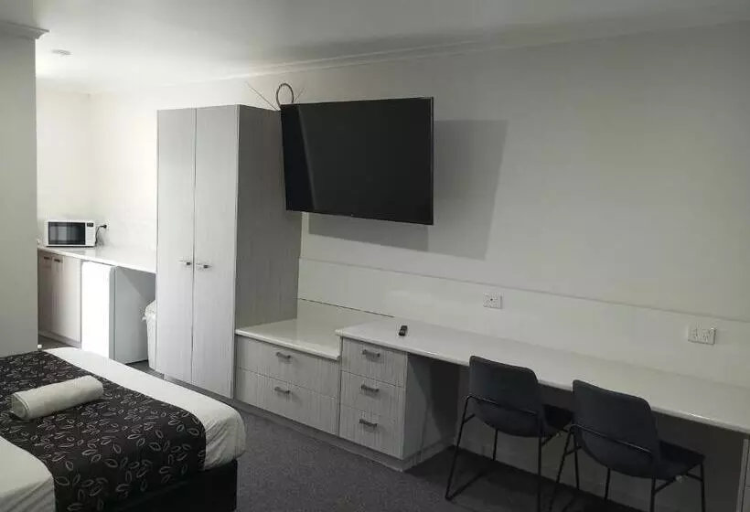 فندق Big Valley Lakeside Paradise Motor Inn