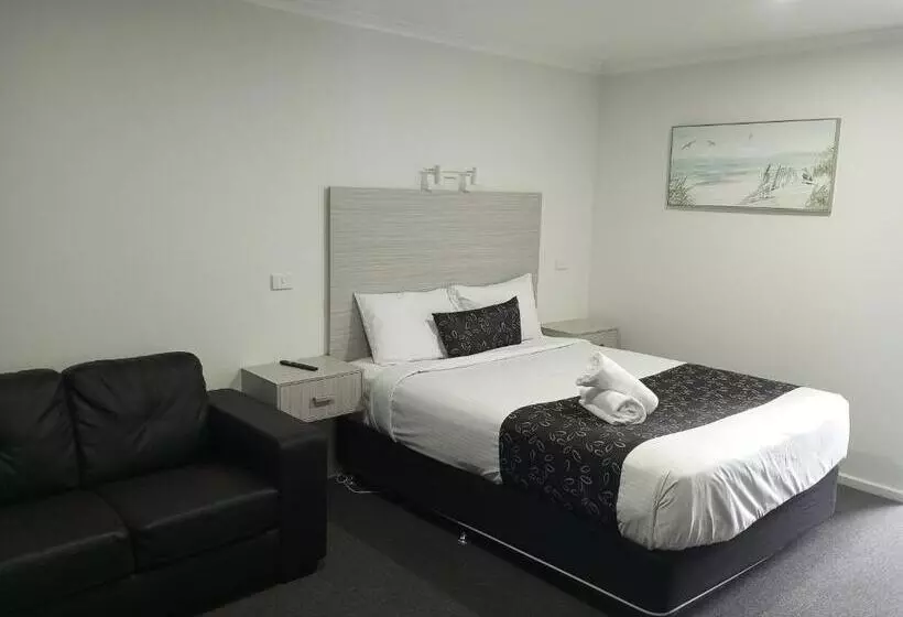 فندق Big Valley Lakeside Paradise Motor Inn