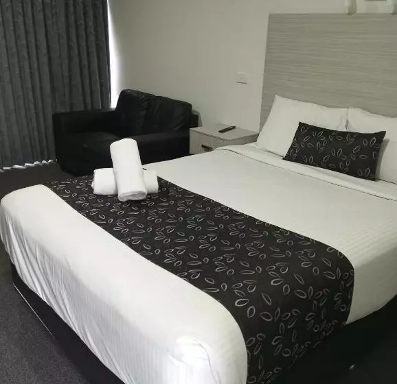 فندق Big Valley Lakeside Paradise Motor Inn