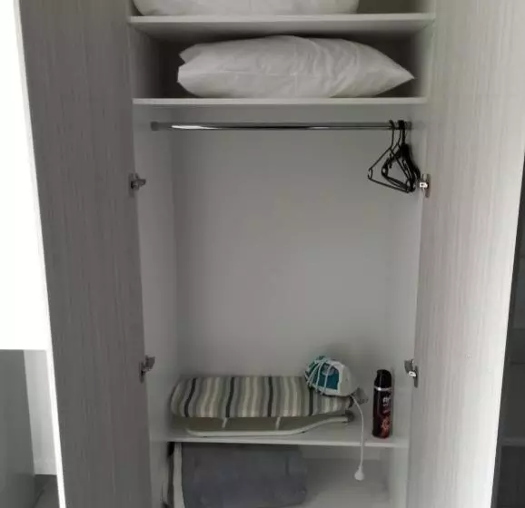 فندق Big Valley Lakeside Paradise Motor Inn