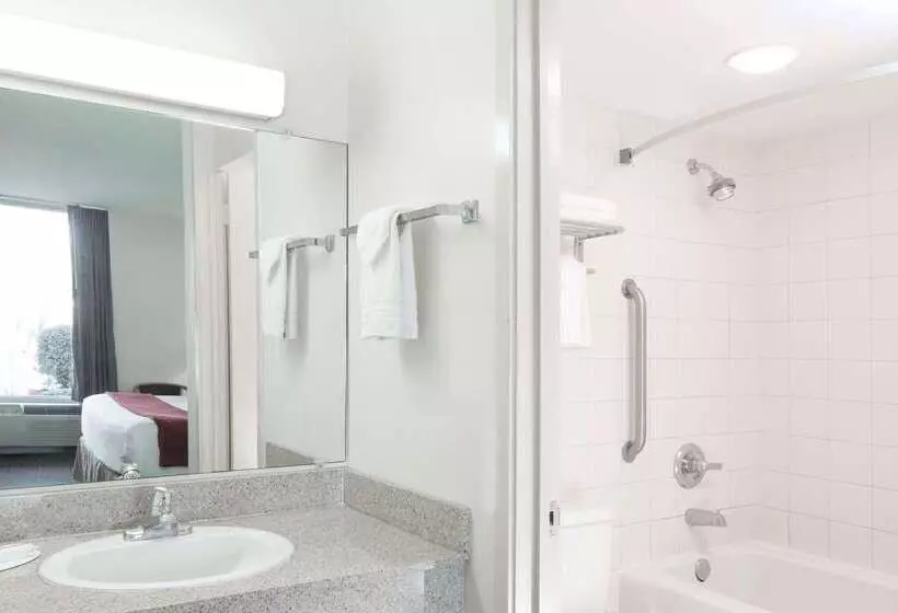 فندق Days Inn By Wyndham Adel I 75