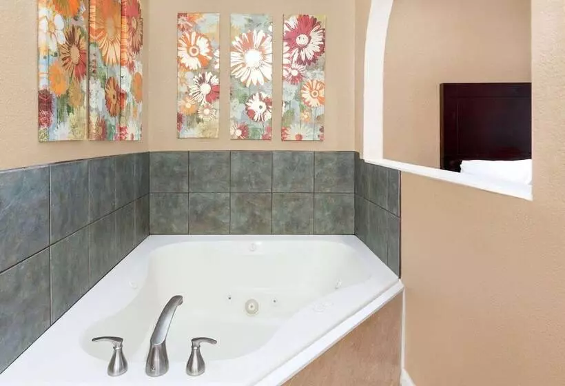 בית מלון כפרי Days Inn By Wyndham Arcadia   Louisiana La