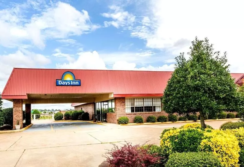 Отель Days Inn By Wyndham Batesville