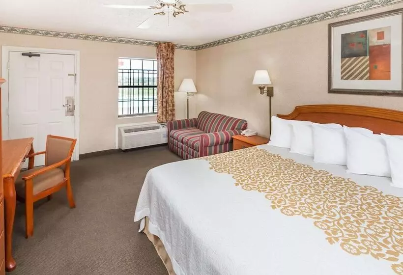 Отель Days Inn By Wyndham Batesville