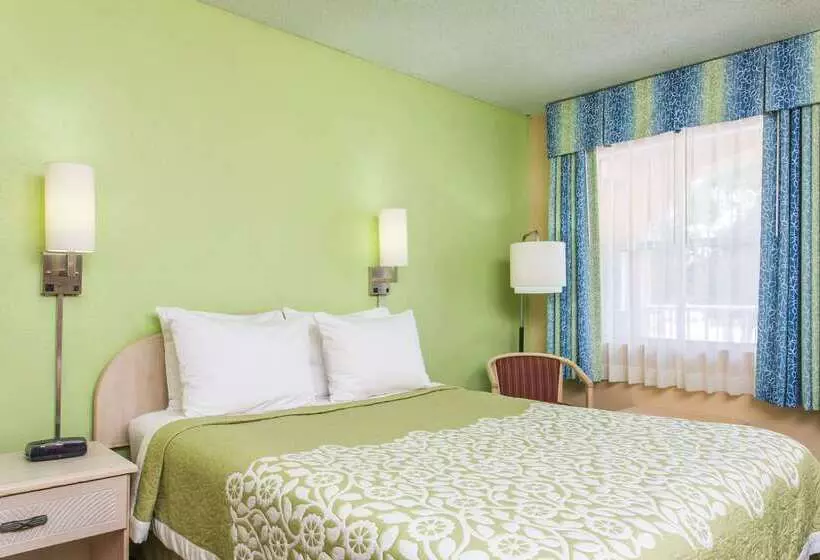هتل Days Inn By Wyndham Bradenton I75