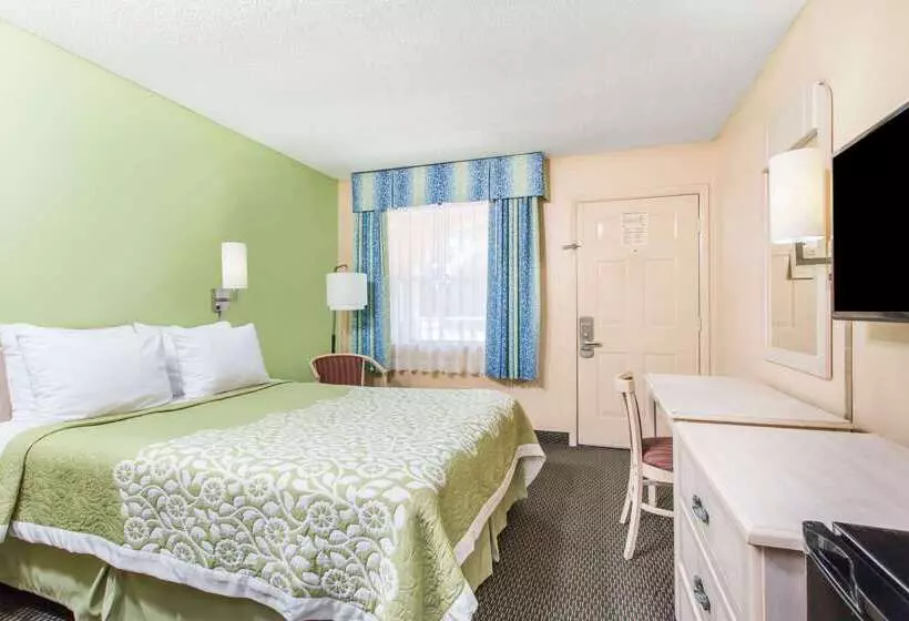 هتل Days Inn By Wyndham Bradenton I75