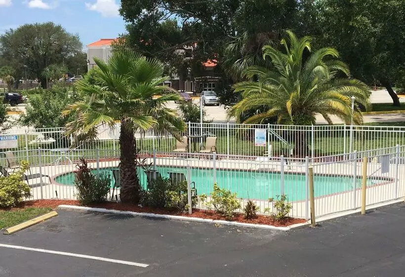 هتل Days Inn By Wyndham Bradenton I75