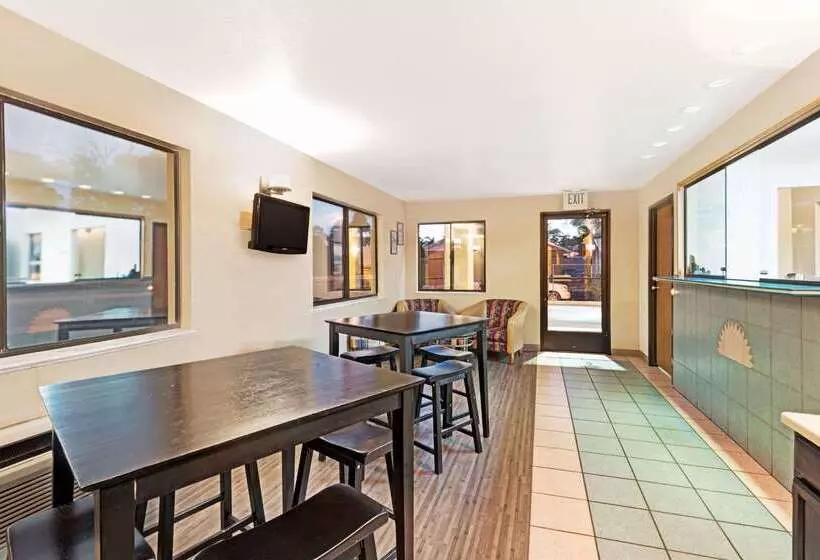 Otel Days Inn By Wyndham Espanola